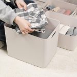 FDDAI Plastic Storage Baskets with Lids - Lidded Knit Organizer Bins for Shelves, Drawers, Closet, Office, and Playroom (4XL+2L, Light Grey)
